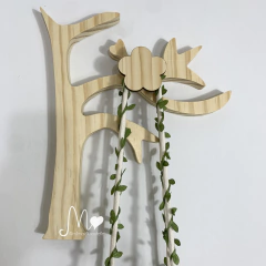 Imagem do BALANÇO MINI FOLHAS COM PENDURADOR GALHO EM MADEIRA E BONECA GLOVELEYA PRIMAVERA VERDE