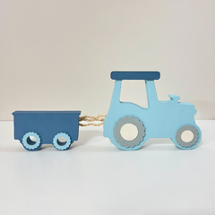 TRATORZINHO EM MADEIRA COM APLIQUES EM 3D - comprar online