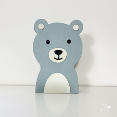 URSO EM MADEIRA COM APLIQUES EM 3D COR CINZA