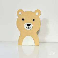 URSO EM MADEIRA COM APLIQUES EM 3D COR CAMURÇA