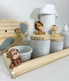 KIT HIGIENE PORCELANA COM TAMPA DE MADEIRA E ANIMAIS SAFARI 02 - Mimos di Luxo
