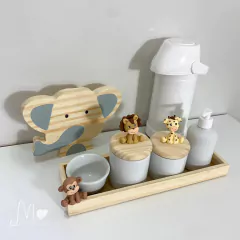 KIT HIGIENE PORCELANA COM TAMPA DE MADEIRA E ANIMAIS SAFARI 02 na internet