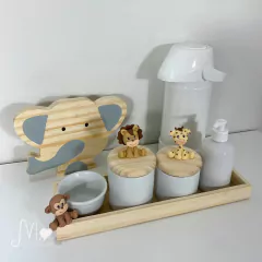 KIT HIGIENE PORCELANA COM TAMPA DE MADEIRA E ANIMAIS SAFARI 02 - comprar online