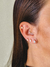 Brinco ponto de luz (G) de gota, banhado a ouro 18K.