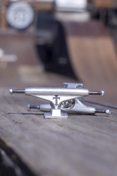Juego de Trucks Skate Tuxs Starter Aluminio Pulidos - 139mm