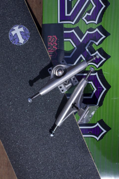 Juego de Trucks Skate Tuxs Starter Aluminio Pulidos - 139mm - Tuxs Skateboarding Argentina