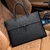 BOLSA DE OMBRO COM ALÇA UNISEX EM COURO MODELO FINE MAN