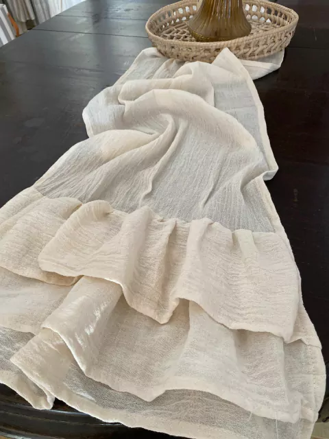 CAMINO DE MESA DE GASA CON VOLADOS