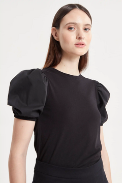 REMERA LAIA en internet