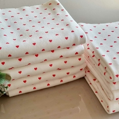 Malha Suedine Off White/Coração Vermelho 30X190 cm