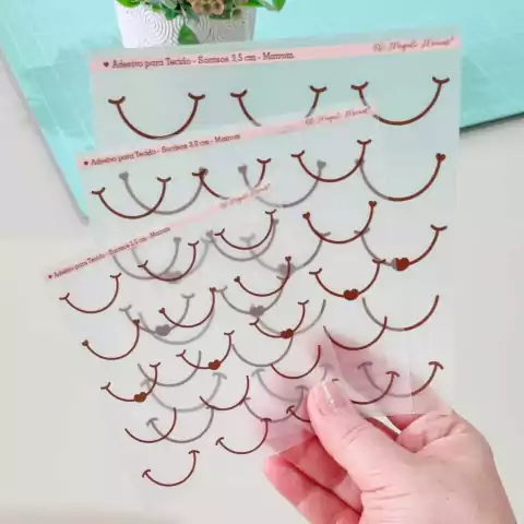 Adesivo para Tecido - Sorrisos - Marrom