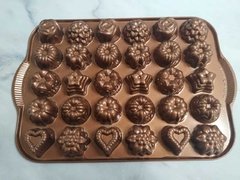 MOLDE TEA CAKES &CANDY BUNDT