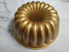 MOLDE ELEGANT PARTY BUNDT