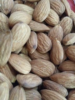 ALMENDRAS POR 100GR