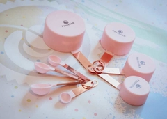 SET DE TAZAS Y CUCHARAS MEDIDORAS