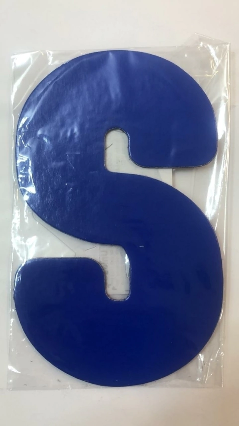 Letra S azul escuro kaixote