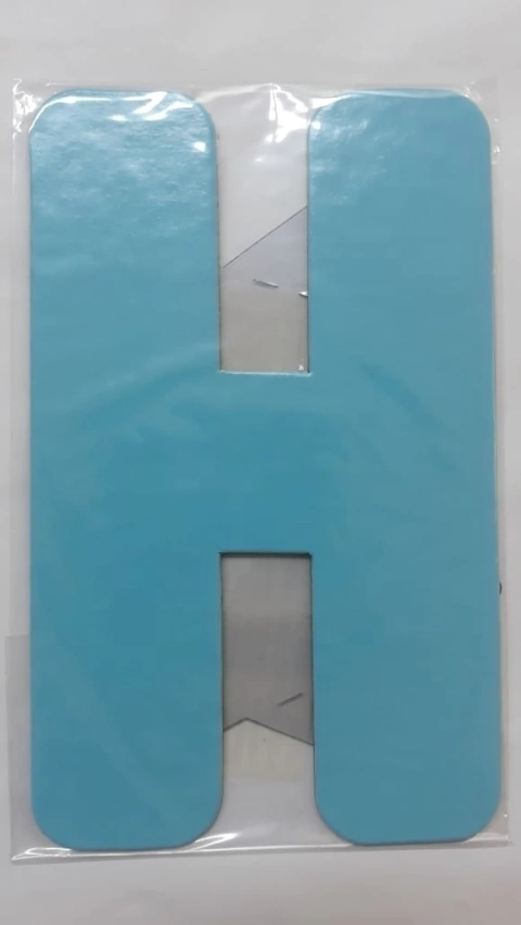 Letra H azul claro kaixote