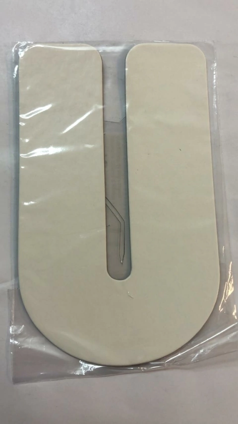 Letra U branco kaixote