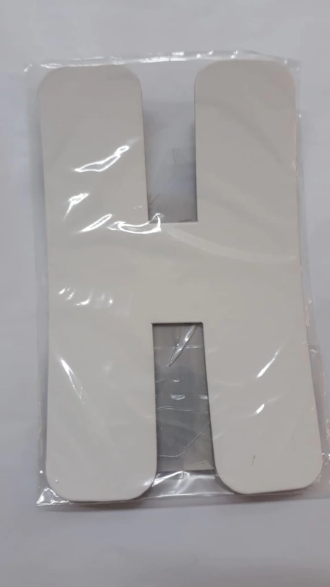 Letra H branco kaixote