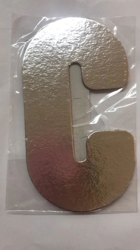 Letra laminada C prata Kaixote