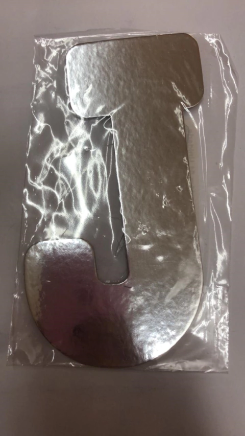 Letra laminada J prata kaixote