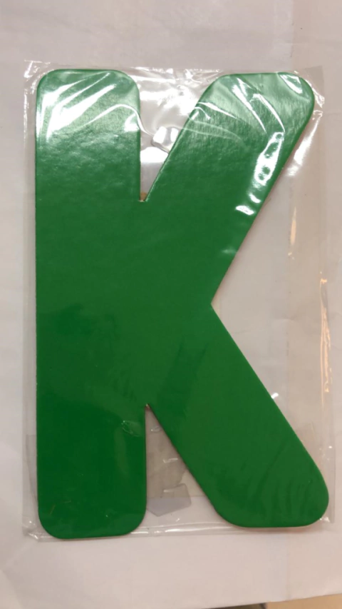 Letra K verde escuro kaixote