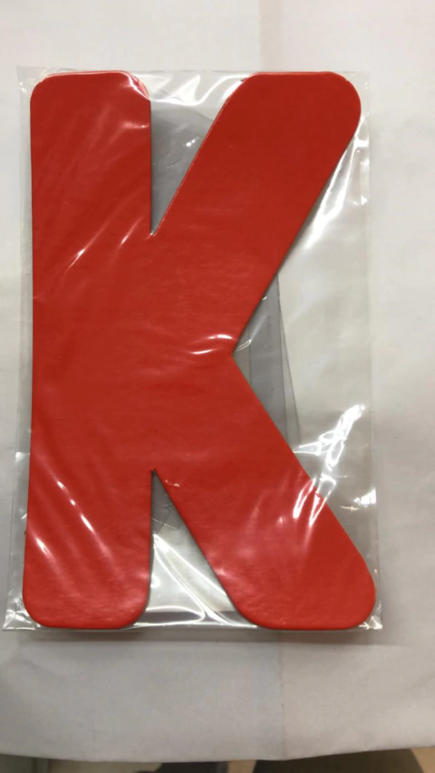 Letra K vermelho kaixote