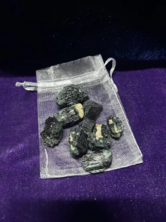 Kit Mini Turmalina Negra Bruta na internet