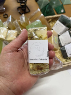 Sabonete Artesanal Camomila e Calêndula - comprar online
