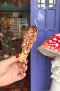 Palo Santo com Flores e Breu Branco