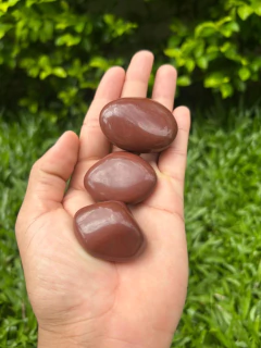 Pedra de Jaspe Vermelha Rolada - comprar online