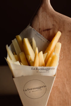 CONOS O SCATOLITAS DE QUESO