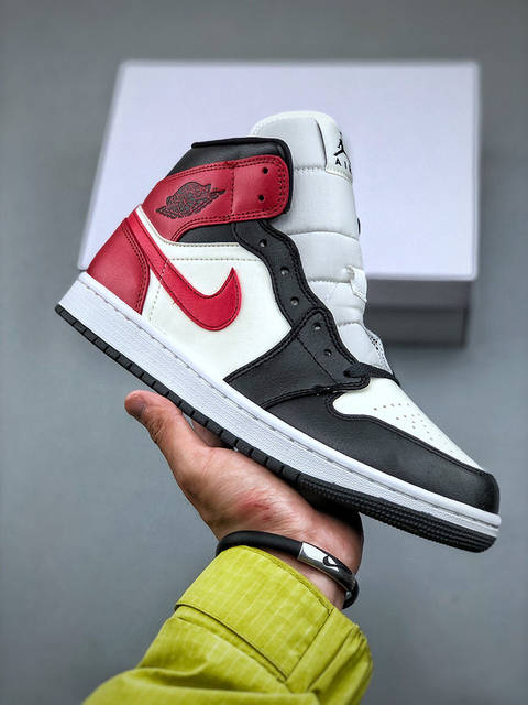 Nike AIR JORDAN 1 Mid - "Black Toe" BQ6472
