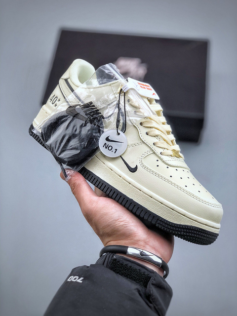 Nike Air Force 1 Low - Edição Premium DQ7658