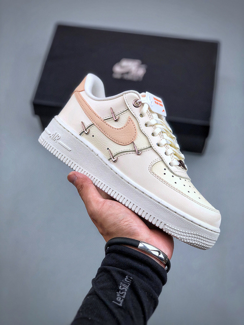 Nike Air Force 1 Low - Edição Limitada FV8110