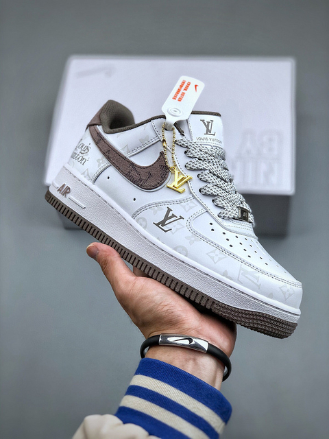 Nike Air Force 1 Low - Louis Vuitton CW2288