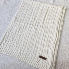 Manta tejida con ochos cruda en internet