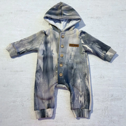 Enterito batick negro con capucha (ÚLTIMO 1-3M)