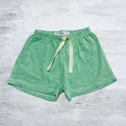 Short liviano verde (ÚLTIMOS 12/24 MESES)