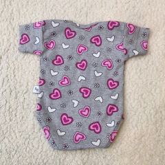 Body manga corta corazones (ÚLTIMO RN/3-6/6-9M) en internet