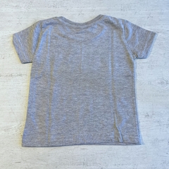 Remera manga corta (ÚLTIMA 12 MESES) en internet