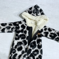 Enterito polar soft con corderito animal print (ÚLTIMO RN) - Saque Buraque