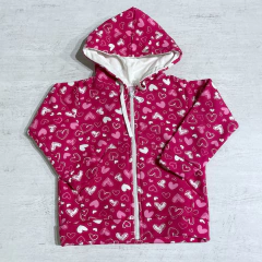 Campera con capucha algodón frisado corazones rosas (ÚLTIMO 12M)