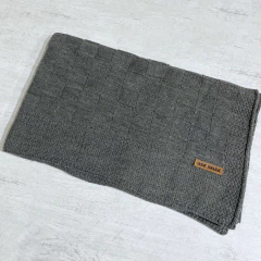 Manta tejida cuadritos gris oscuro en internet