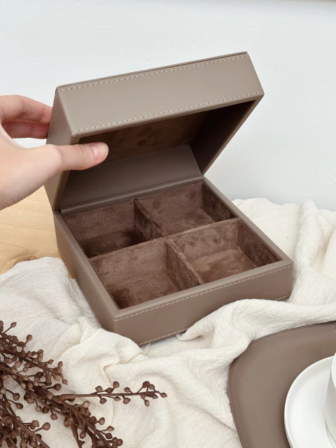 Caja Leather Vassa - 2 tamaños - comprar online