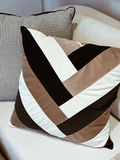 Almohadon Velvet Zig Zag - 60 x 60 - comprar online