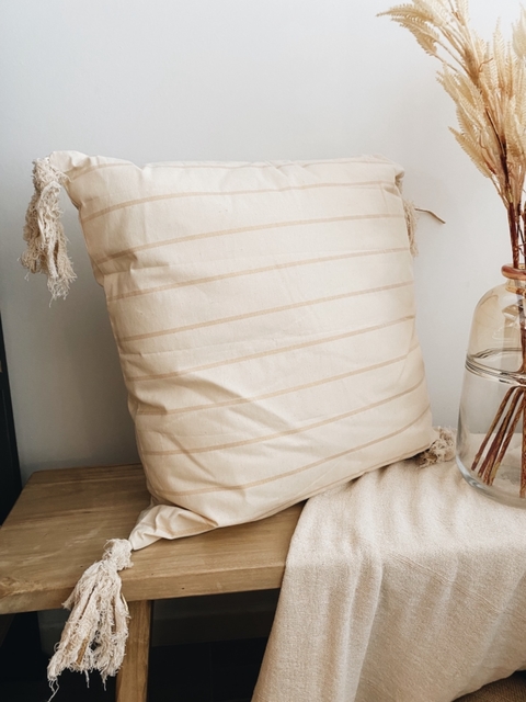 Almohadon Golden Stripes 60 x 60