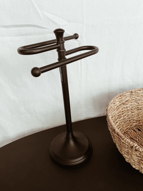 Toallero Claudia Adorno