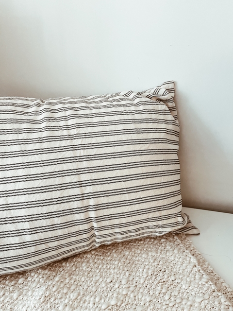 Almohadon Pentagrama Claudia Adorno - 2 Colores - comprar online