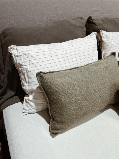 Almohadon Mohair visón 60 x 40